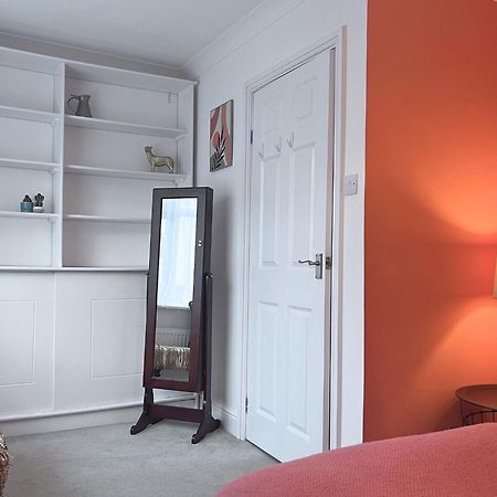 Jekyll'S On Hyde - Spacious Town House - Central Winchester - Free Parking, Sleeps 5 - By Xplus Stays Εξωτερικό φωτογραφία