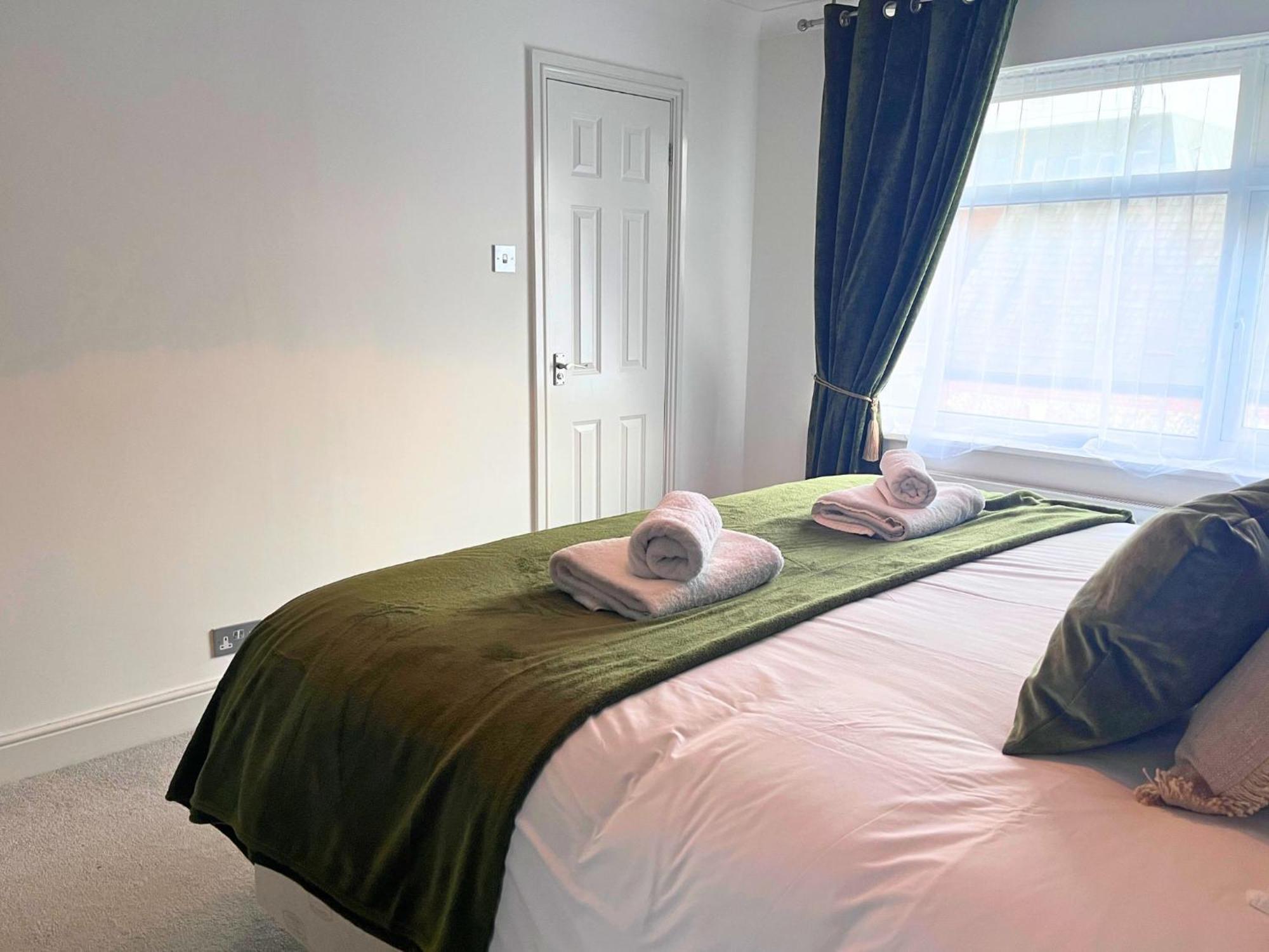 Jekyll'S On Hyde - Spacious Town House - Central Winchester - Free Parking, Sleeps 5 - By Xplus Stays Εξωτερικό φωτογραφία