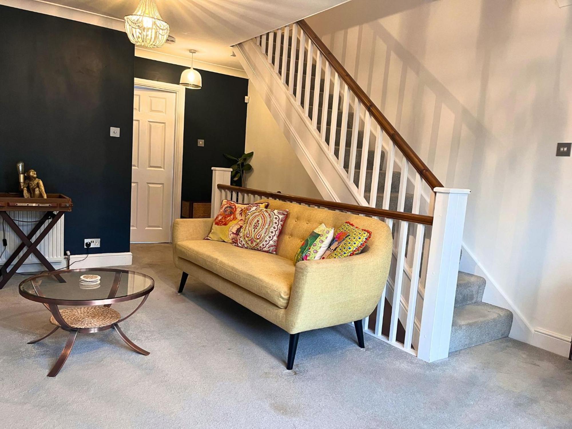 Jekyll'S On Hyde - Spacious Town House - Central Winchester - Free Parking, Sleeps 5 - By Xplus Stays Εξωτερικό φωτογραφία