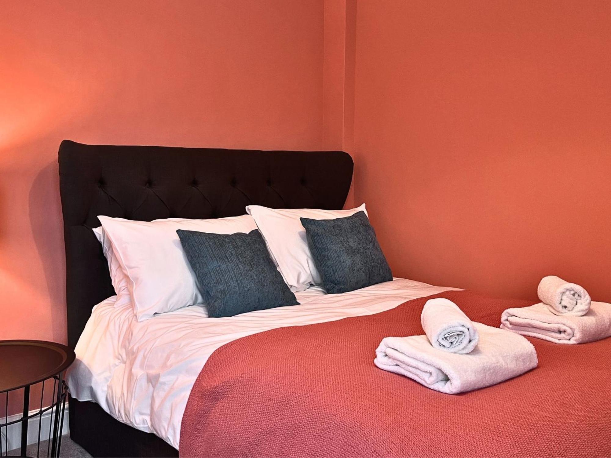 Jekyll'S On Hyde - Spacious Town House - Central Winchester - Free Parking, Sleeps 5 - By Xplus Stays Εξωτερικό φωτογραφία