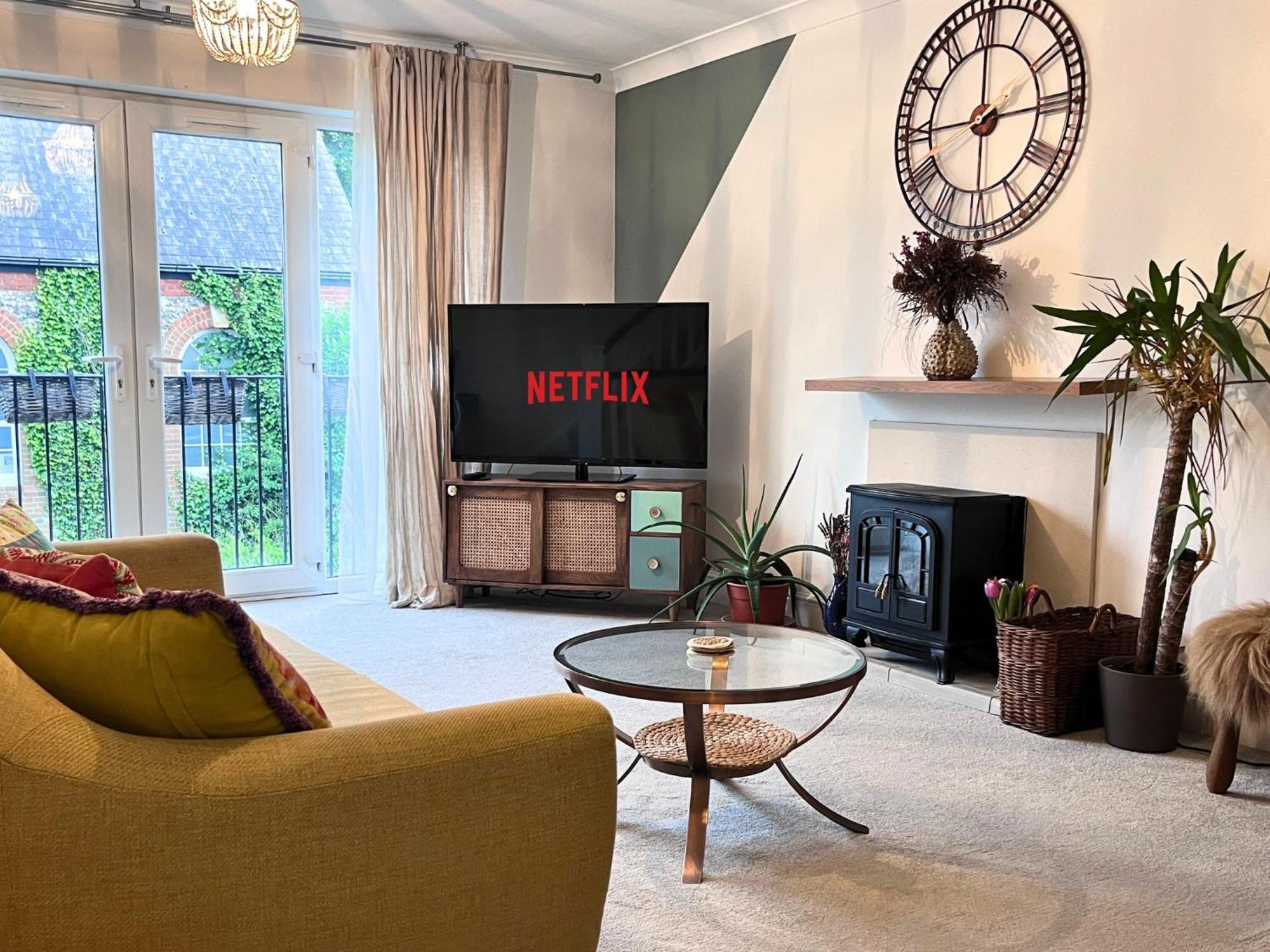 Jekyll'S On Hyde - Spacious Town House - Central Winchester - Free Parking, Sleeps 5 - By Xplus Stays Εξωτερικό φωτογραφία