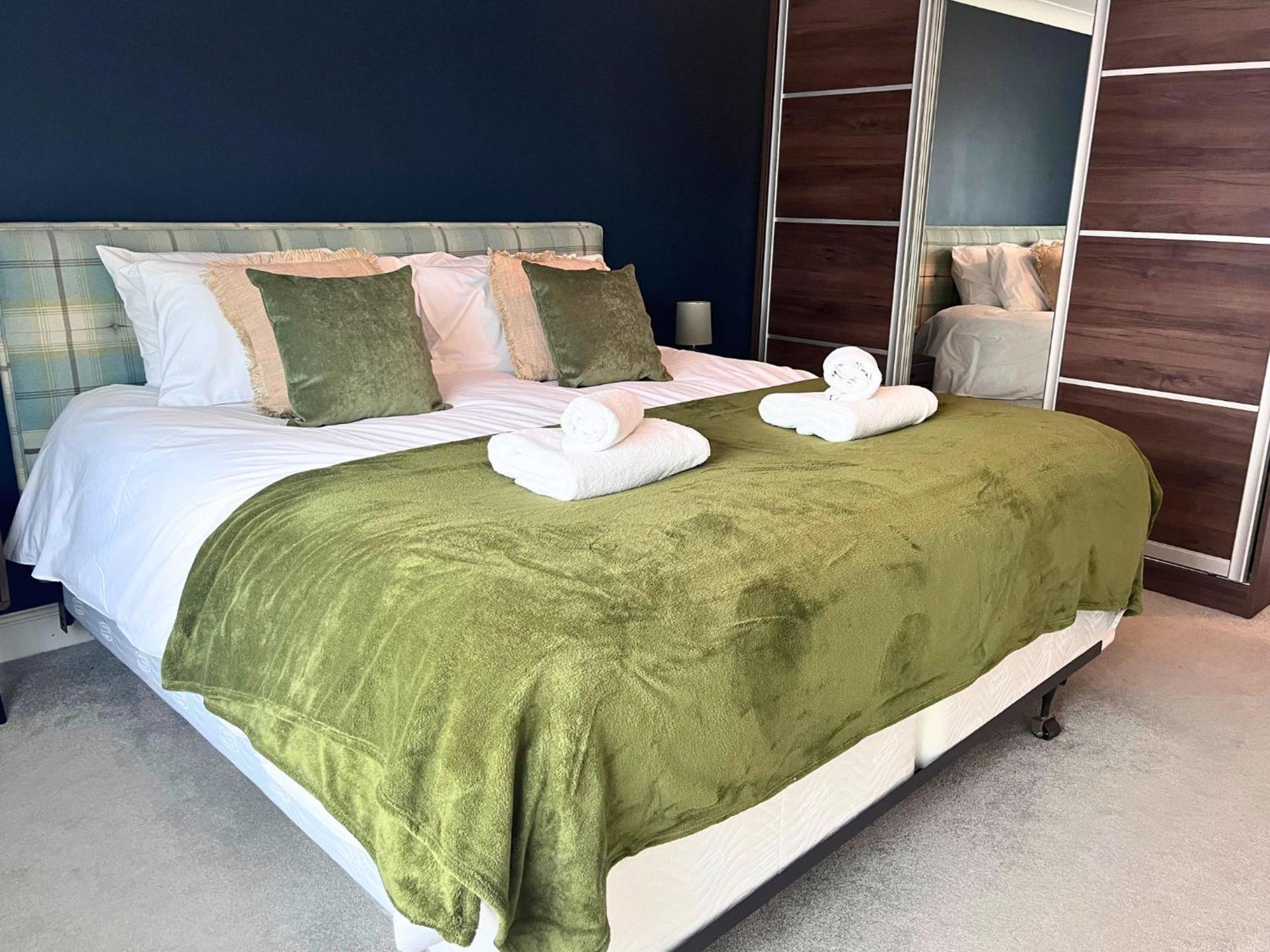 Jekyll'S On Hyde - Spacious Town House - Central Winchester - Free Parking, Sleeps 5 - By Xplus Stays Εξωτερικό φωτογραφία