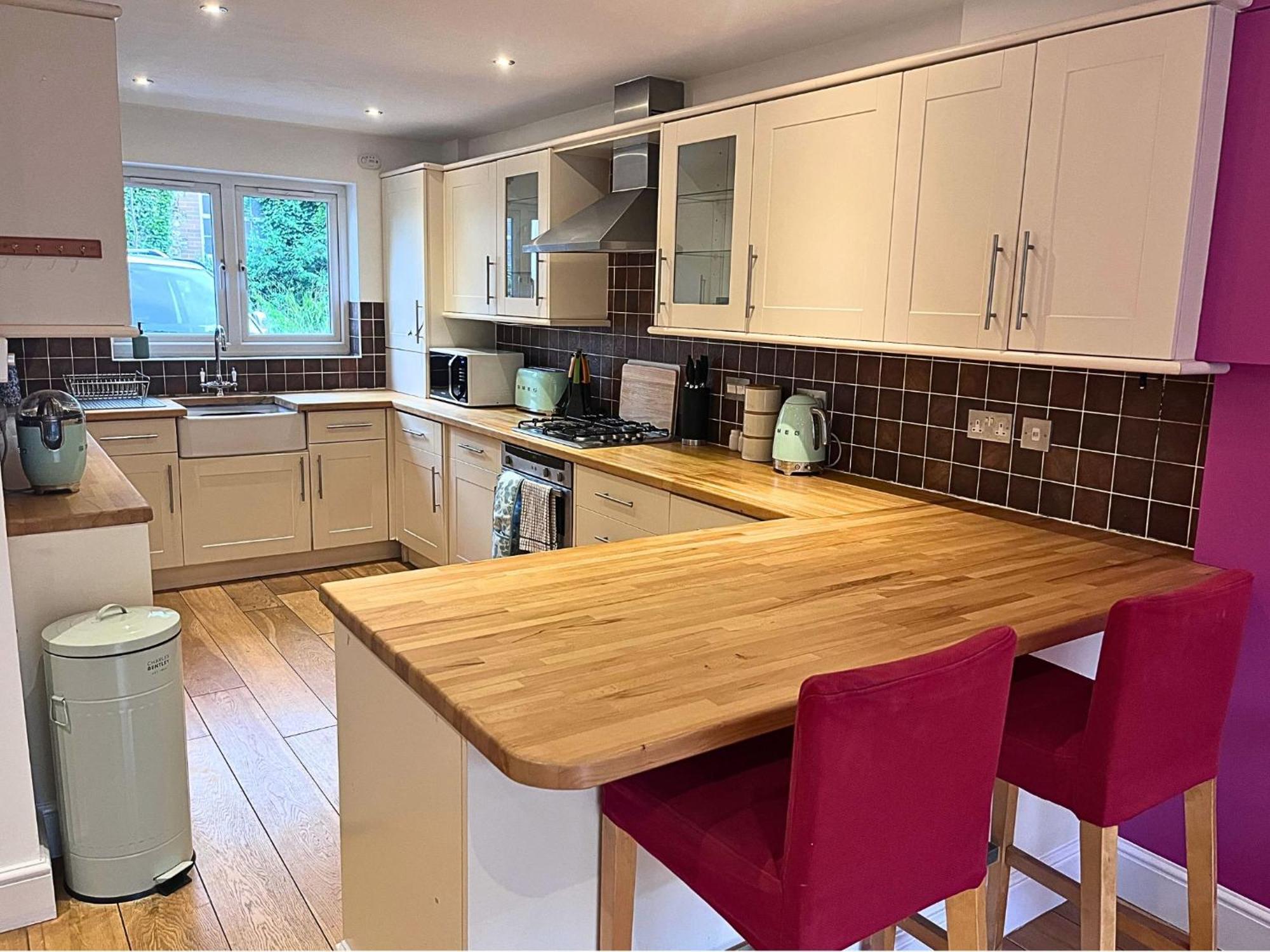 Jekyll'S On Hyde - Spacious Town House - Central Winchester - Free Parking, Sleeps 5 - By Xplus Stays Εξωτερικό φωτογραφία