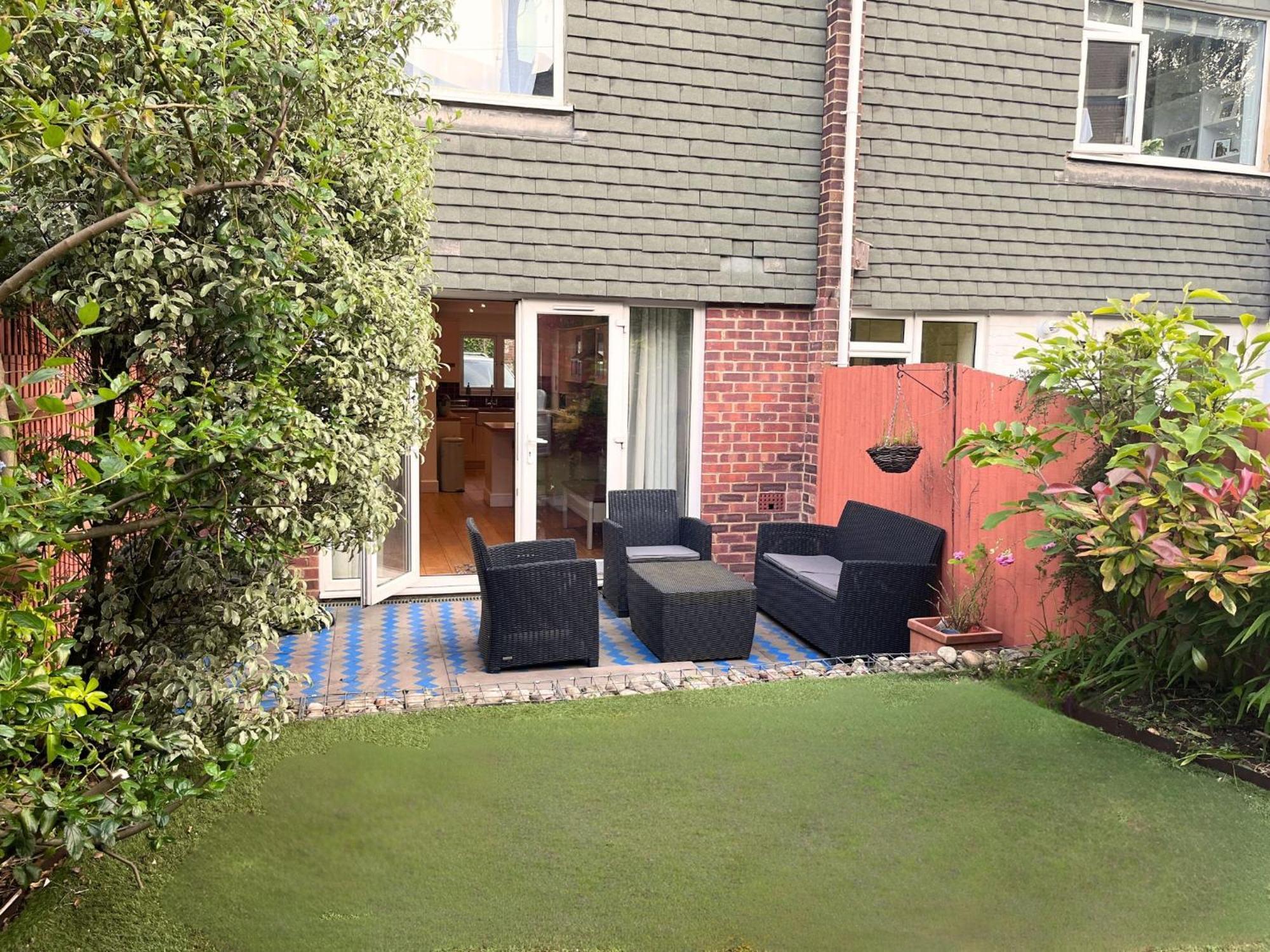 Jekyll'S On Hyde - Spacious Town House - Central Winchester - Free Parking, Sleeps 5 - By Xplus Stays Εξωτερικό φωτογραφία