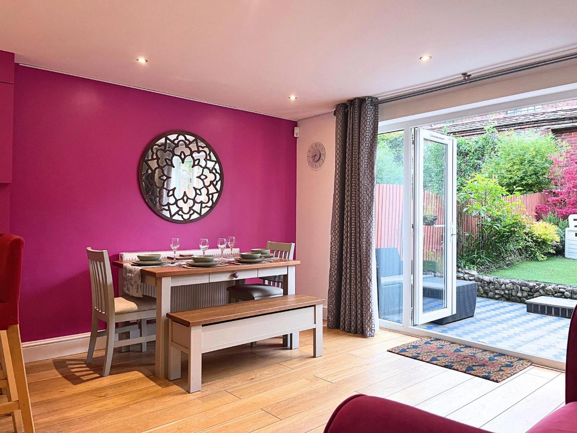 Jekyll'S On Hyde - Spacious Town House - Central Winchester - Free Parking, Sleeps 5 - By Xplus Stays Εξωτερικό φωτογραφία